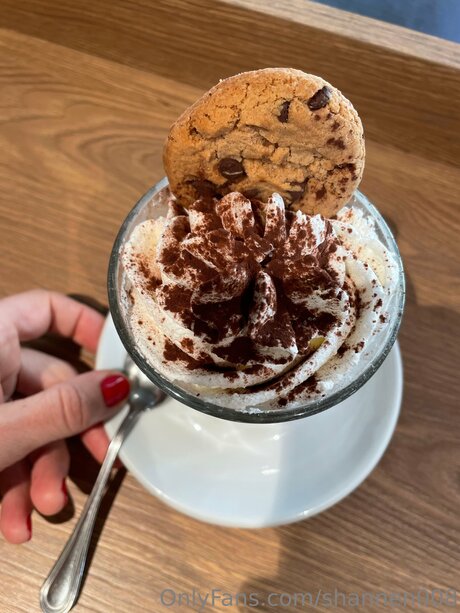 Shannen008 pretty actress photo