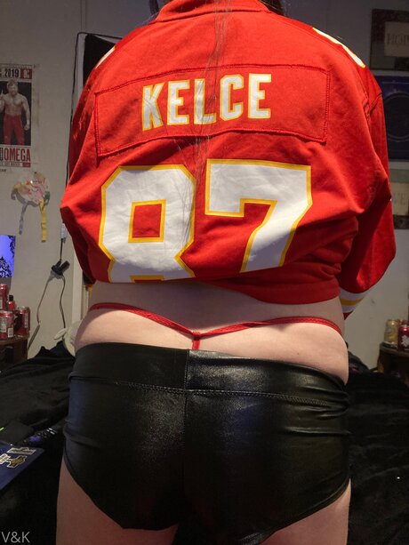 V K Adventures model free photo