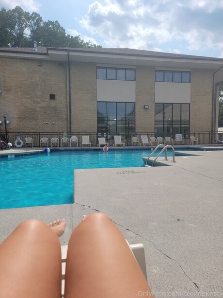 Blondekristy pornstar top image