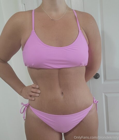 Blondekristy pretty actress picture