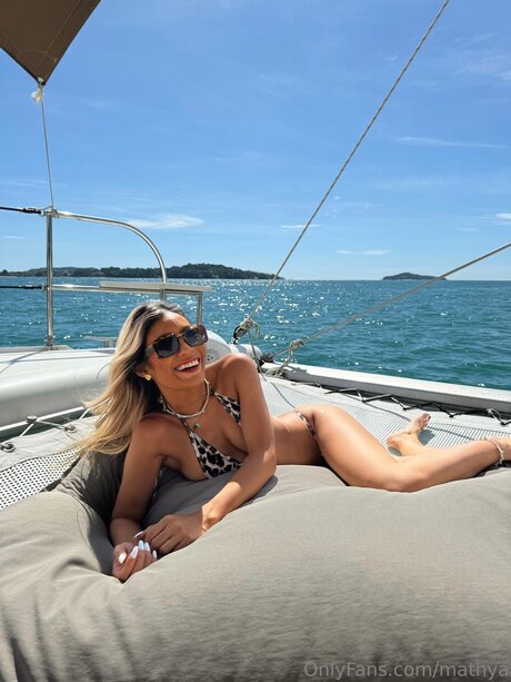 Mathya model sexy pic