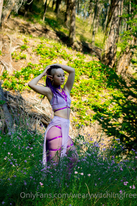 Wearywitchlingfree sexy star photo