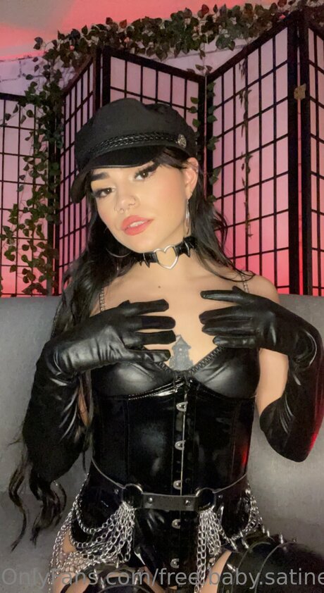 Free Baby Satine sexy pornstar pic