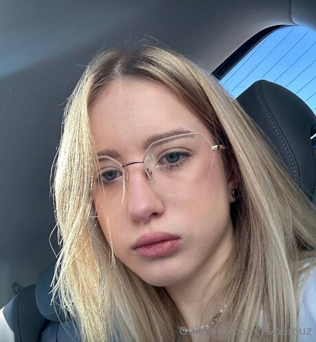 Evaarouz pornstar nude pic