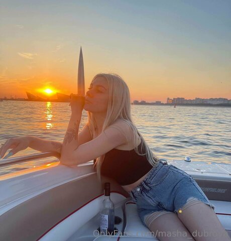 Sandy Caaandy star art gallery