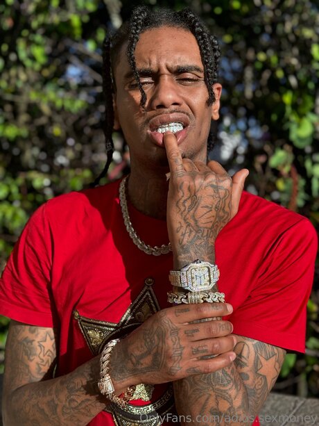 Adios Sexmoney exclusive star photos