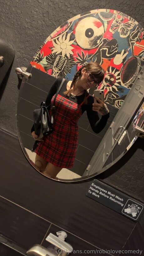 Robinlovecomedy hd pornstar pic