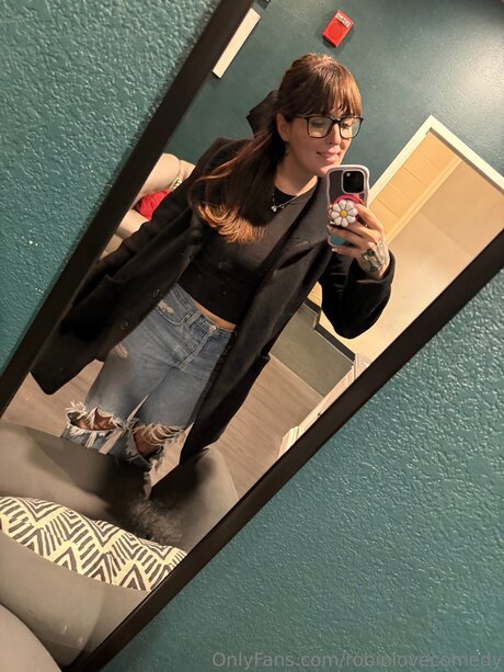 Robinlovecomedy pornstar hd image