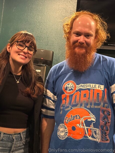 Robinlovecomedy model pretty img