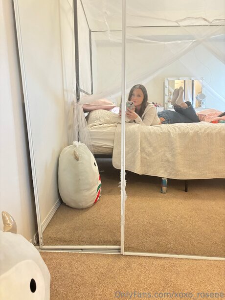 Xoxo Roseee nude pornstar images