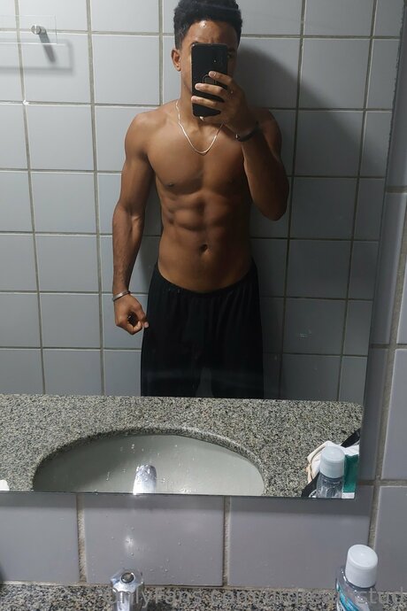 Urdreamstud star adult pictures