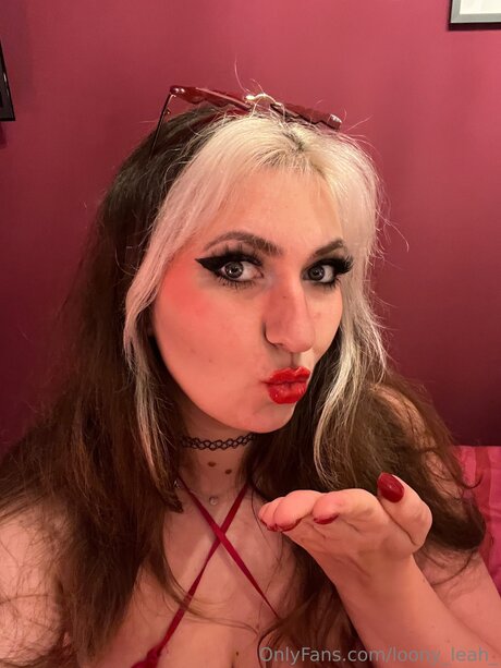 Loony Leah star top gallery