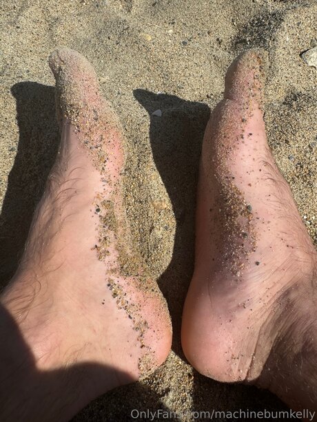 Machinebumkelly hot pornstar image