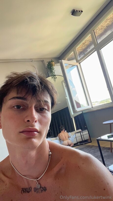 Lukertwink sexy star pic