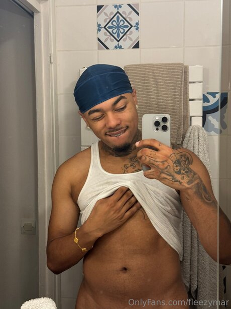 Omarlwc hd pornstar photo