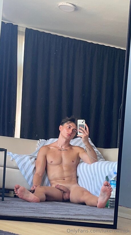 Lukertwinkk model xxx image