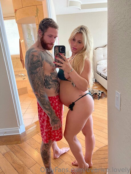 Everlee Lovely model pretty archive