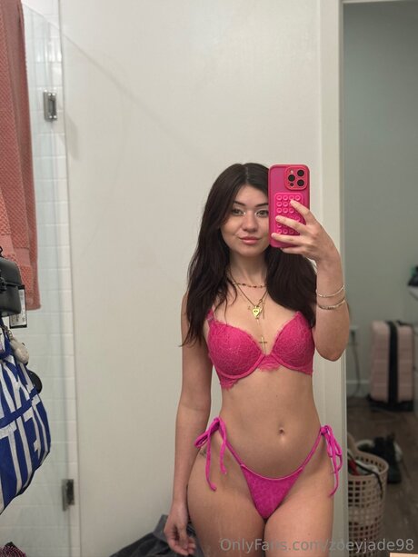 Zoeyjade98 erotic pornstar picture