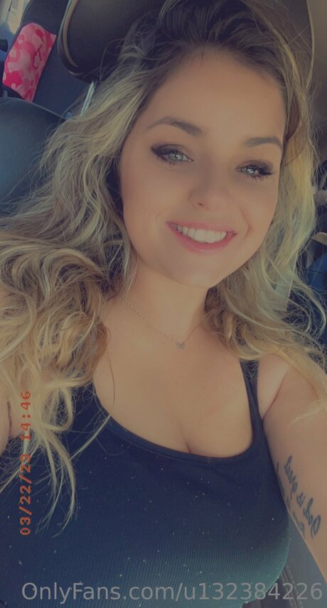 U132384226 pornstar hd pictures