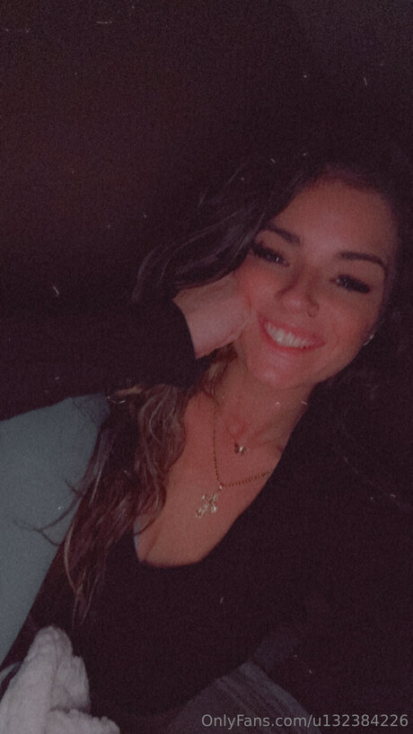 U132384226 star sexy image