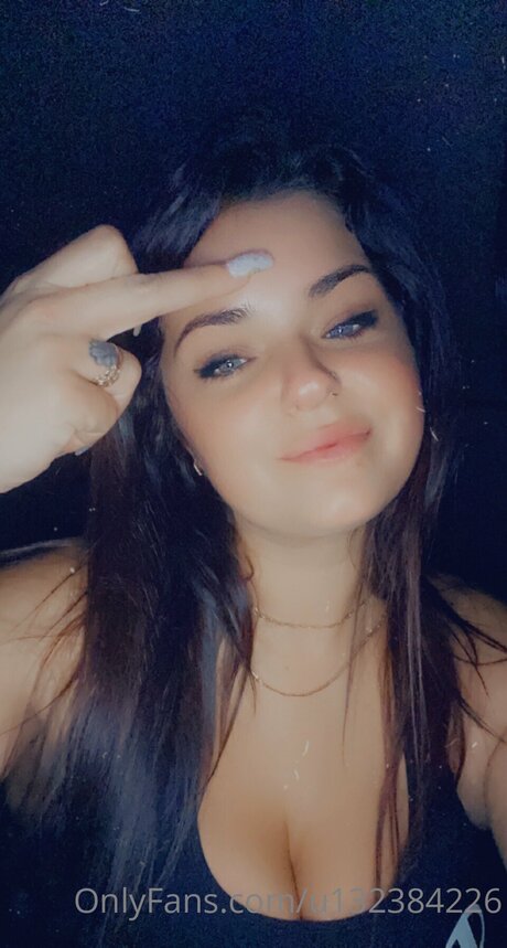 U132384226 beautiful model image