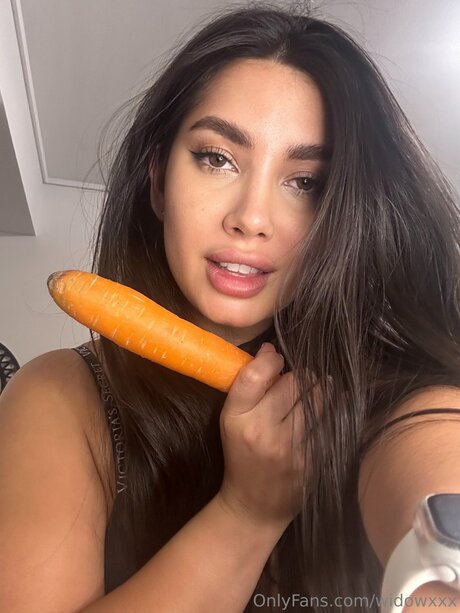 Widowxxx porn model img