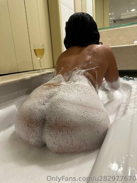 U282977670 star pretty picture