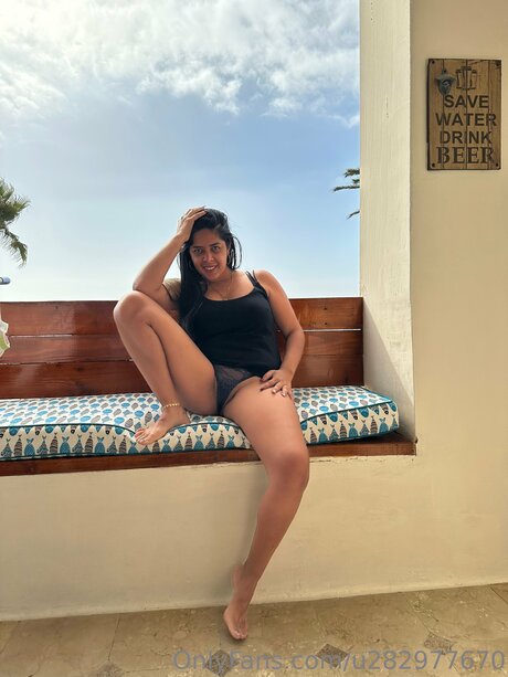 U282977670 star naked image