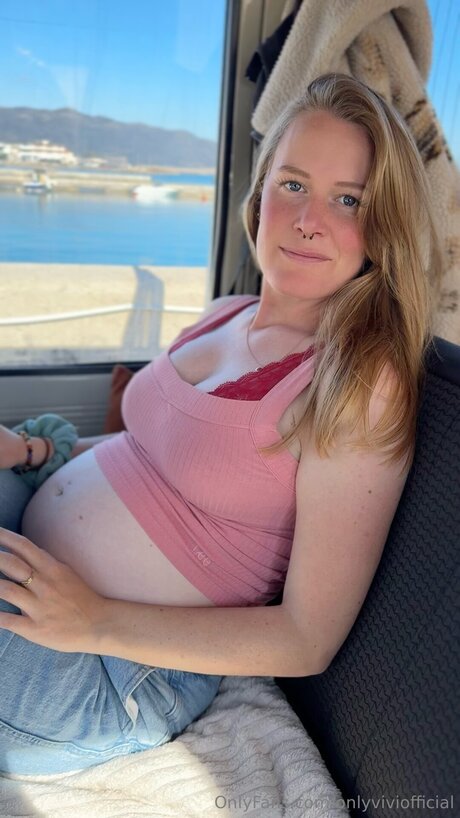 Onlyviviofficial xxx actress pic