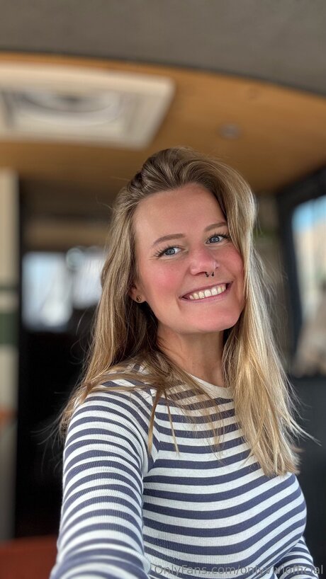 Onlyviviofficial pornstar erotic picture