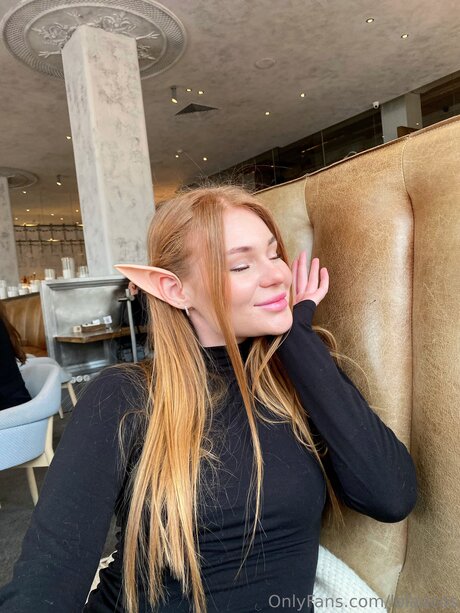 Lolaucos erotic pornstar image