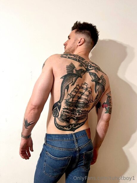 Tuhotboy1 pornographic model image