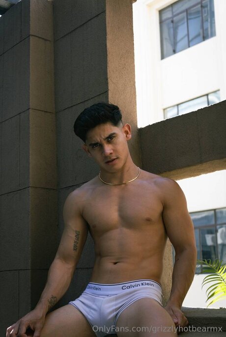 Grizzlyhotbearmx pornographic model photos