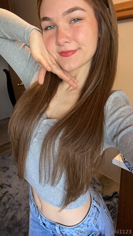 Aliii1123 beautiful pornstar photos