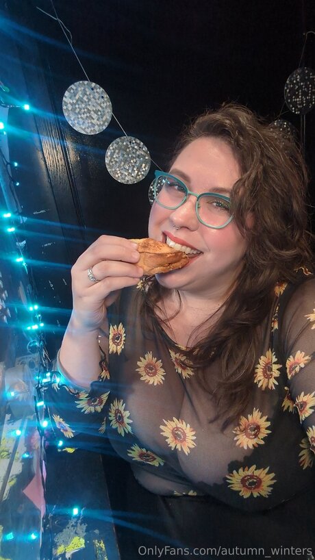 Autumn Winters star sexy gallery