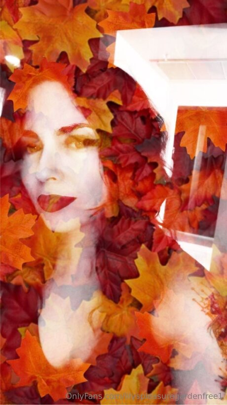 Lilyspleasuregardenfree1 erotic model photos