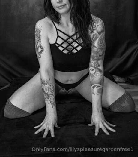 Lilyspleasuregardenfree1 sexy actress pics