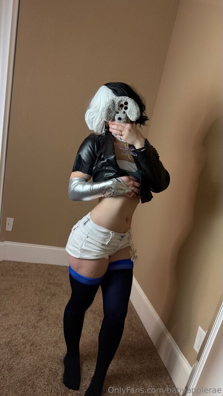 Plumcry pornstar naked image