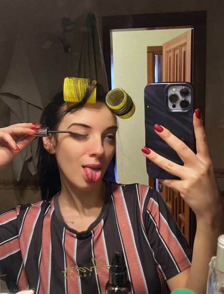 Amelia Blisss adult model pic