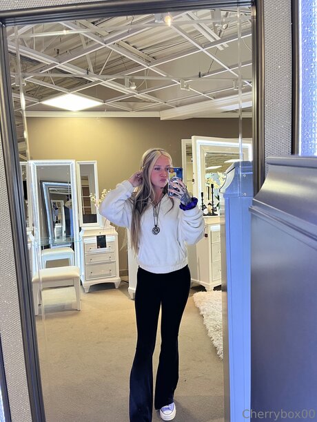 Cherrycream0 pornstar exclusive photos