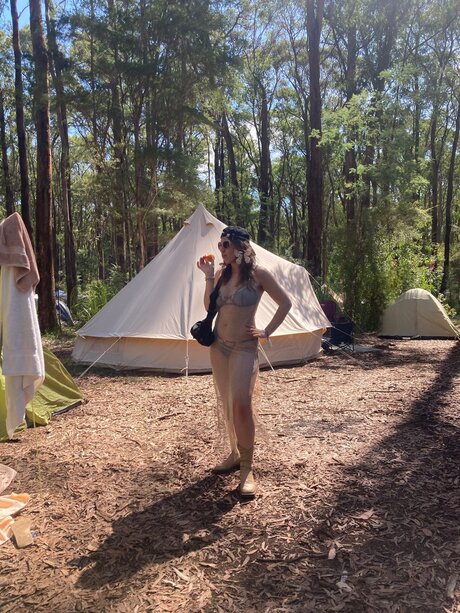 Helloeloise pretty pornstar photo