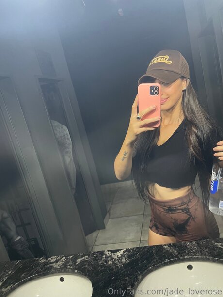 Jade Loverose pretty actress pic