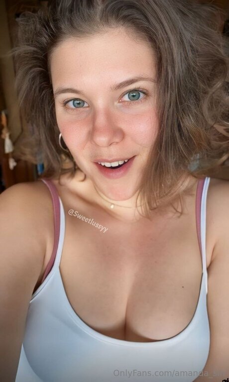 Amanda Sin Photo Gallery