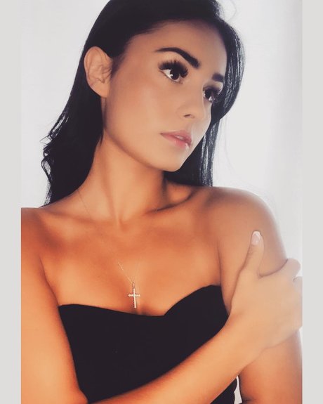 Cyndy valerie Gamache Gravel model best photos