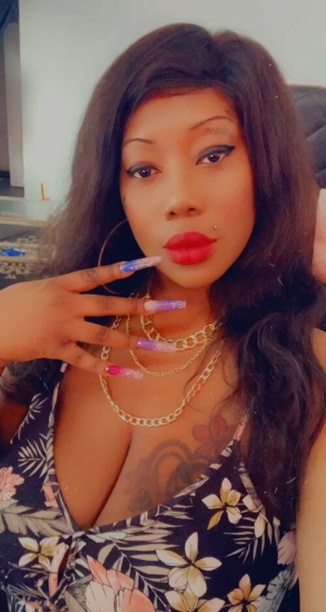 Cherrykuchixx model exclusive pic