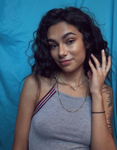 Itshades model adult img