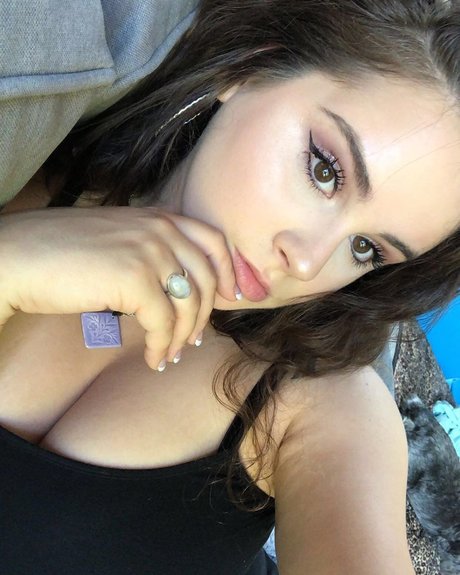 Miranda Douty nice model images