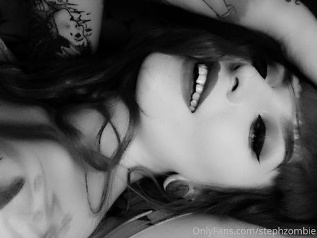 Glam Suicide star naked picture