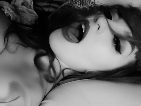 Glam Suicide erotic pornstar pictures