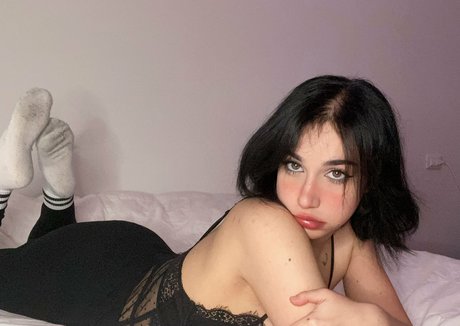 Minty Kitsune nudes model archive